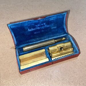 VINTAGE VALET AUTO STRAP Safety Razor In Original Travel Case Made In USA